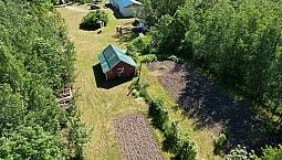 Beautiful Acreage On A Quiet Lane