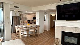 Waterfront 1300Sq Ft/2 Bed/2Bath Newly Reno W/ Lake View