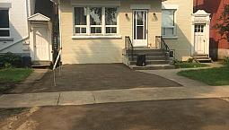 1 Bdr Apt, Top Floor/tri-plex, Great Location!