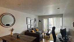 4 1/2 Plateau / Mile-End | Métro Laurier