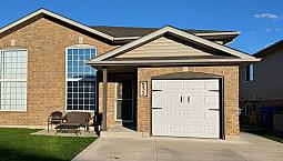 Beautiful Updated 2+1 Bedroom Home For Rent In Lasalle – Pool &