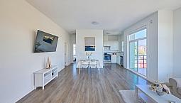 Spacious 3 Bedroom 2 Bathroom With View