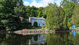 Upper Island Lake Waterfront Home 