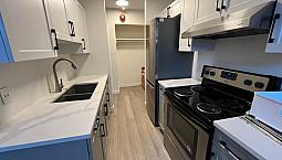 Renovated 1 Bedroom Apt. Suite On Sherbrook