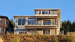 2 Bedroom 1 Bathroom  - Oceanview Suite With Private Fenced Yard