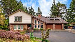 5-bedroom Home On 5 Private Acres