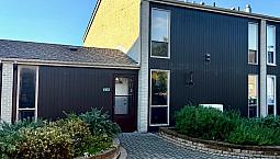 Rare 3 Bed, Den,  Townhome, 1 Snow St.