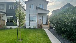 September 1St 3-Bedroom Main Floor Home For Rent
