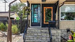 House For Sale - Gardeners Dream!