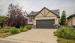 5 Bedroom Home In Sundre