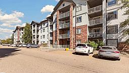 Bright 2 Bed + Den Corner Condo In Summerwood