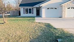 2 Bedroom Duplex With Yard, Attached Garage, Ensuite
