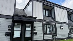3 Beds 1.5 Baths - Townhouse