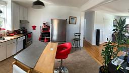 1 Novembre. 4 Et Demi. 2 Chambres