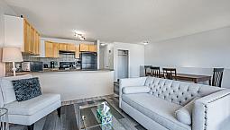 2 Bedroom Condo In Strathmore, Open Concept, Bright, Upper Floor