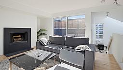 Beautiful Split-level Townhouse In Vancouver Downtown