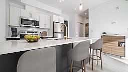New Luxury 1 Bed Apartment - In The Heart Of West Broadway!