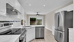 Strawberry Hill Estates | 2 Level Th 3 Bed   Loft 3 Bath Ac