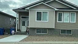 3 Beds 2.5 Baths Half-Duplex For Rent