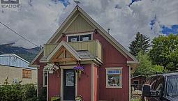 Beautiful Custom Home For Sale In Mcbride Bc