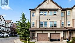 Townhouse In Cochrane!