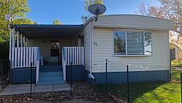 Quiet Home In The Country Near Maple Creek, Pet Friendly.