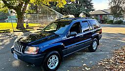 2004 Jeep Grand Cherokee Laredo - Clean