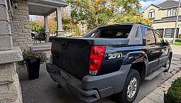 2005 Chevy Avalanche Truck 
