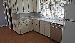 3 Bedroom House (Utilities +Laundry) 