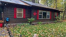 Beautiful Log Home In Heart Of Kawarthas!
