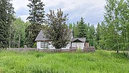 Cozy, Rural Farmhouse Available For Rent In September