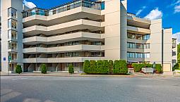 One Bedroom Apartment Next To Seawall
