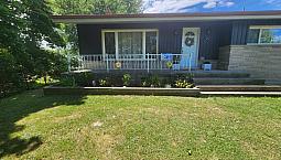Beautiful Rural Home For Sale.  2 Min From Shops