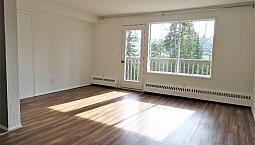 2Nd Floor 2 Bdrm 1 Bath Apartment+Parking+Balcony August 1St