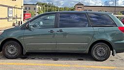 Toyota Sienna 2003.  As Is.