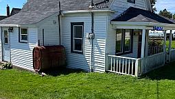 3 Bed 1 Bath Highway 1 Darlings Lake