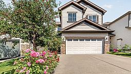 Great Deal In Walker! Move-in-ready Detached Home!