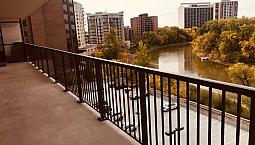 Luxury Condo On Wellington Crescent