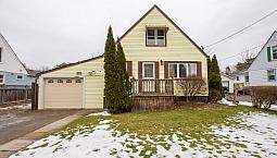5721 Strathmore Cres, Niagara Falls - 2 Bed + Den House