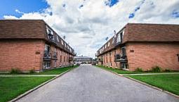 Spacious 3 Bedroom Apartment For Rent!