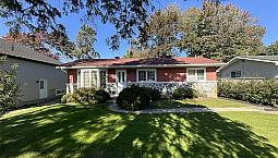 $574,900 - Bungalow For Sale In Ste-therese