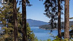 7084 Willis Point Rd Central Saanich, British Columbia