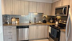 2 Bed + 2 Bath Corner Unit - Lease Takeover In Windermere