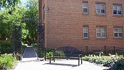 $1439 Massive 2Bdrm Character With M/I Bonus!
