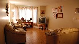 ** 3 Free Parking Spaces**  Family Friendly *Monthly Lease