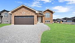 Beautiful 3 Bed 2 Bath In Belle River W/ Garage!