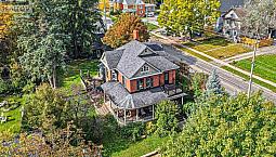 102 Clapperton Street Barrie (Wellington), Ontario