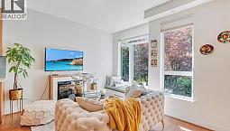 204 735 W 15Th Street North Vancouver, British Columbia