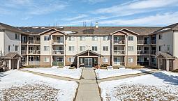 Renovated 2 Bedroom At Lonsdale Court