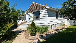 Freshly Updated Southside Home In Lethbridge